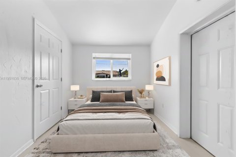 House in Miami, Florida 3 bedrooms, 98.57 sq.m. № 2008482 - photo 25