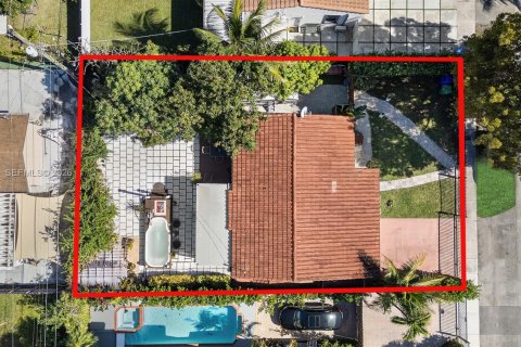 House in Miami, Florida 3 bedrooms, 98.57 sq.m. № 2008482 - photo 4