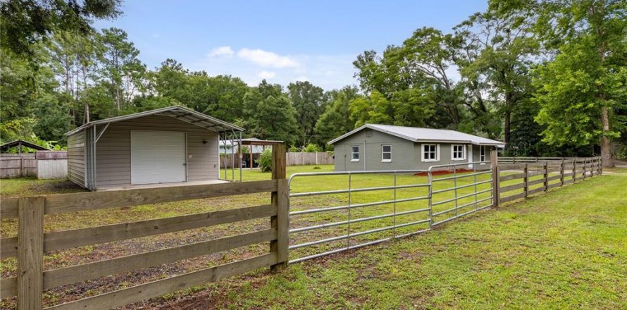 House in High Springs, Florida 3 bedrooms, 109.72 sq.m. № 1828595