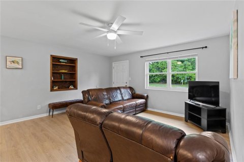House in High Springs, Florida 3 bedrooms, 109.72 sq.m. № 1828595 - photo 5