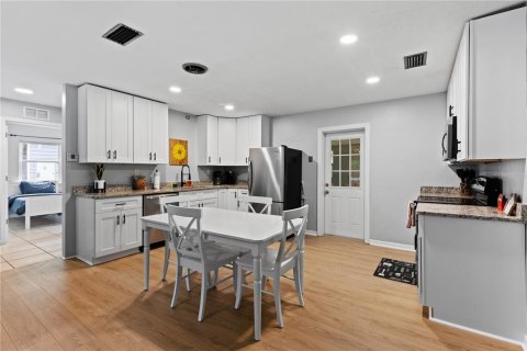 House in High Springs, Florida 3 bedrooms, 109.72 sq.m. № 1828595 - photo 8