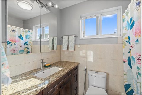 Condominio en venta en Hollywood, Florida, 2 dormitorios, 84.45 m2 № 2027922 - foto 16