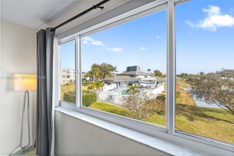 Condominio en venta en Hollywood, Florida, 2 dormitorios, 84.45 m2 № 2027922 - foto 10