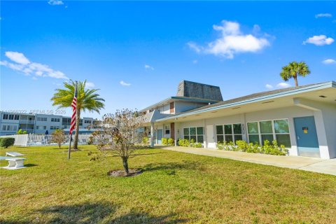 Condominio en venta en Hollywood, Florida, 2 dormitorios, 84.45 m2 № 2027922 - foto 23