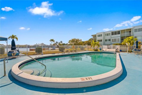 Condominio en venta en Hollywood, Florida, 2 dormitorios, 84.45 m2 № 2027922 - foto 27