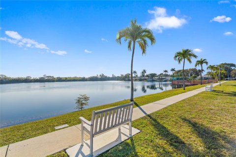 Condominio en venta en Hollywood, Florida, 2 dormitorios, 84.45 m2 № 2027922 - foto 24