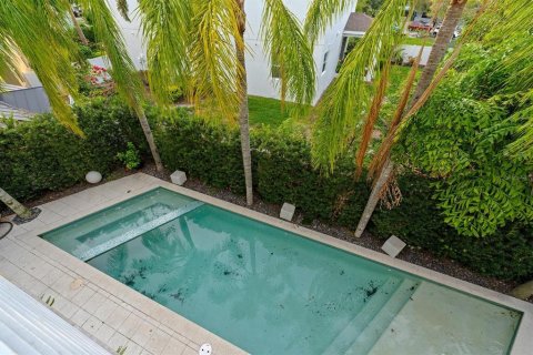 Casa en venta en Tampa, Florida, 6 dormitorios, 436.73 m2 № 1795440 - foto 22