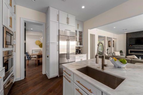 Casa en venta en Tampa, Florida, 6 dormitorios, 436.73 m2 № 1795440 - foto 17