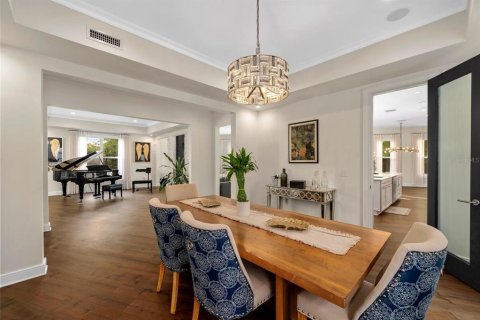 Casa en venta en Tampa, Florida, 6 dormitorios, 436.73 m2 № 1795440 - foto 5
