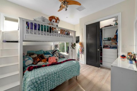Casa en venta en Tampa, Florida, 6 dormitorios, 436.73 m2 № 1795440 - foto 25