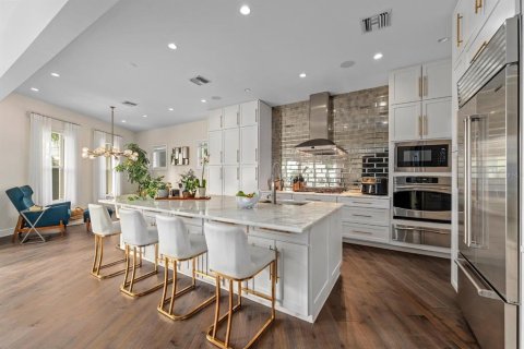 Casa en venta en Tampa, Florida, 6 dormitorios, 436.73 m2 № 1795440 - foto 14
