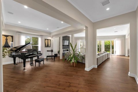 Casa en venta en Tampa, Florida, 6 dormitorios, 436.73 m2 № 1795440 - foto 7
