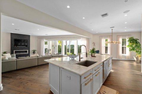Casa en venta en Tampa, Florida, 6 dormitorios, 436.73 m2 № 1795440 - foto 18
