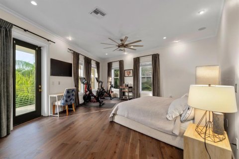 Casa en venta en Tampa, Florida, 6 dormitorios, 436.73 m2 № 1795440 - foto 27