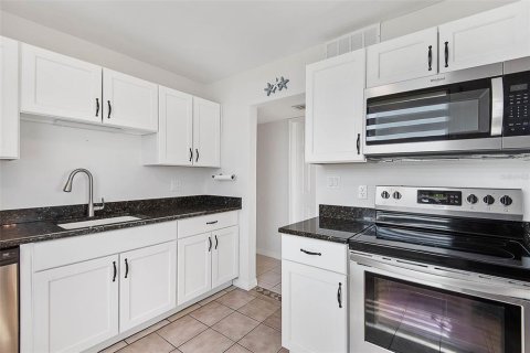 Copropriété à vendre à Ormond Beach, Floride: 2 chambres, 118.45 m2 № 2134759 - photo 17