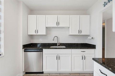 Copropriété à vendre à Ormond Beach, Floride: 2 chambres, 118.45 m2 № 2134759 - photo 18