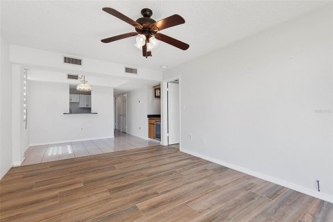 Copropriété à vendre à Ormond Beach, Floride: 2 chambres, 118.45 m2 № 2134759 - photo 4