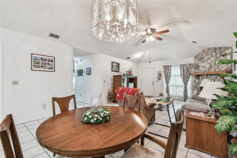 Condo in Land O' Lakes, Florida, 2 bedrooms  № 1562558 - photo 13