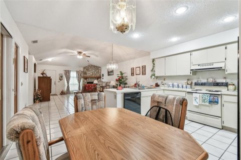Condo in Land O' Lakes, Florida, 2 bedrooms  № 1562558 - photo 24