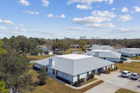 Condo in Land O' Lakes, Florida, 2 bedrooms  № 1562558 - photo 3