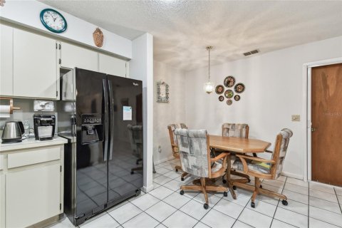 Condo in Land O' Lakes, Florida, 2 bedrooms  № 1562558 - photo 19