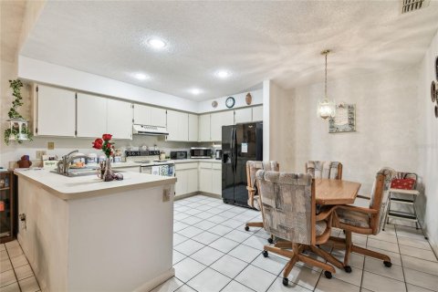 Condo in Land O' Lakes, Florida, 2 bedrooms  № 1562558 - photo 20