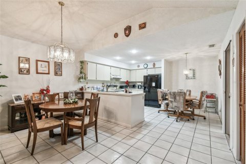 Condo in Land O' Lakes, Florida, 2 bedrooms  № 1562558 - photo 15
