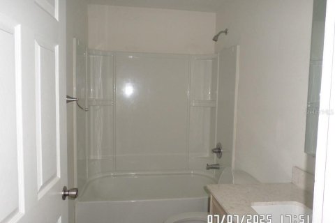 House in Eustis, Florida 3 bedrooms, 112.88 sq.m. № 1838804 - photo 9