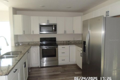 House in Eustis, Florida 3 bedrooms, 112.88 sq.m. № 1838804 - photo 5