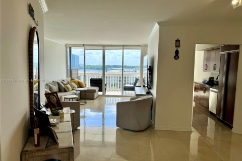 Copropriété à vendre à Aventura, Floride: 2 chambres, 105.91 m2 № 1946374 - photo 1