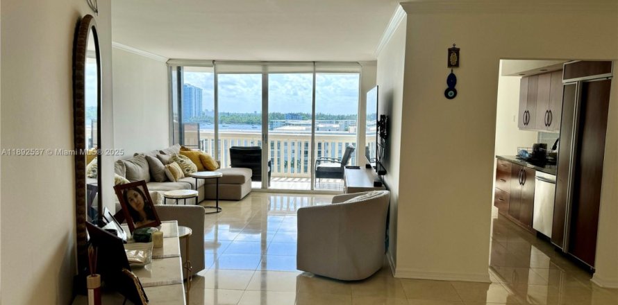 Condo à Aventura, Floride, 2 chambres  № 1946374