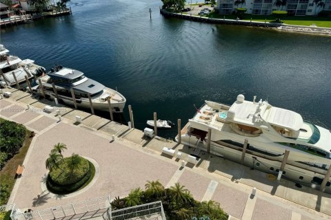Copropriété à vendre à Aventura, Floride: 2 chambres, 105.91 m2 № 1946374 - photo 17
