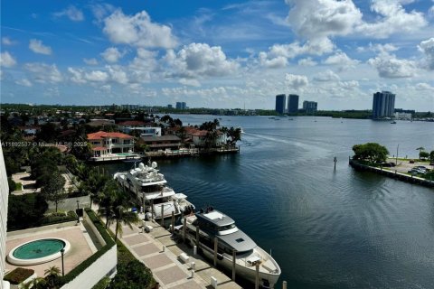 Copropriété à vendre à Aventura, Floride: 2 chambres, 105.91 m2 № 1946374 - photo 16