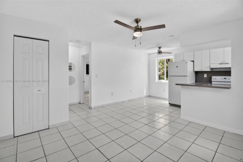 Appartement à louer à Miami, Floride: 1 chambre, 56.67 m2 № 1957059 - photo 2