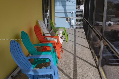 House in Islamorada, Village of Islands, Florida 4 bedrooms, 156.08 sq.m. № 1948419 - photo 5