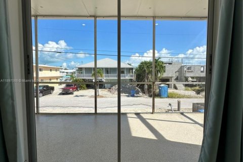 House in Islamorada, Village of Islands, Florida 4 bedrooms, 156.08 sq.m. № 1948419 - photo 21