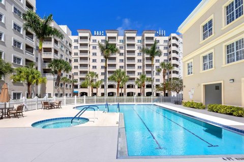 Condo in Venice, Florida, 2 bedrooms  № 1635117 - photo 24