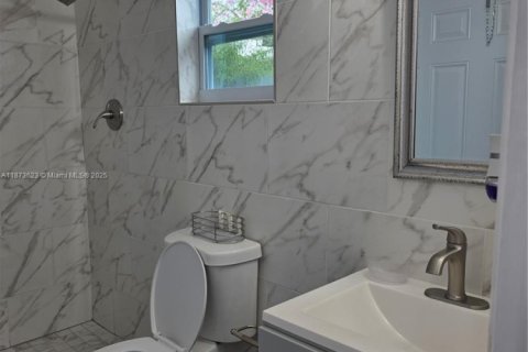 Immobilier commercial à louer à Miami Gardens, Floride: 1 chambre, 118.36 m2 № 1923368 - photo 7
