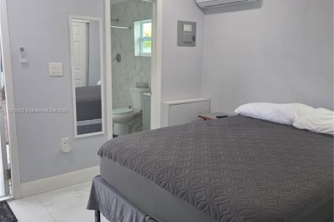 Immobilier commercial à louer à Miami Gardens, Floride: 1 chambre, 118.36 m2 № 1923368 - photo 1
