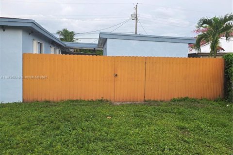 Immobilier commercial à louer à Miami Gardens, Floride: 1 chambre, 118.36 m2 № 1923368 - photo 8