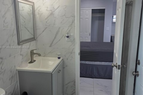 Immobilier commercial à louer à Miami Gardens, Floride: 1 chambre, 118.36 m2 № 1923368 - photo 5