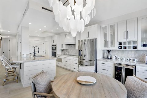 Купить кондоминиум в Хиллсборо-Бич, Флорида 5 комнат, 127.28м2, № 2243869 - фото 15