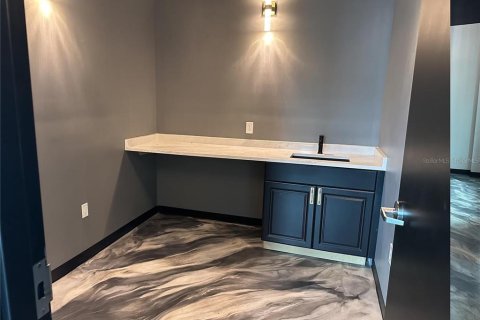 Immobilier commercial à louer à Clearwater, Floride: 102.19 m2 № 2134568 - photo 8