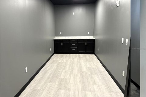 Immobilier commercial à louer à Clearwater, Floride: 102.19 m2 № 2134568 - photo 13