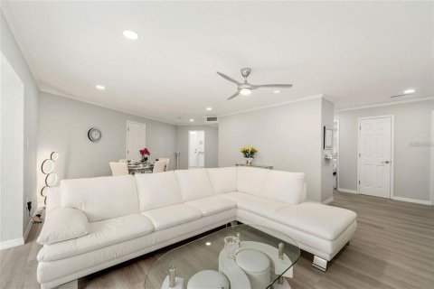 Condo in Winter Park, Florida, 1 bedroom  № 2199749 - photo 9