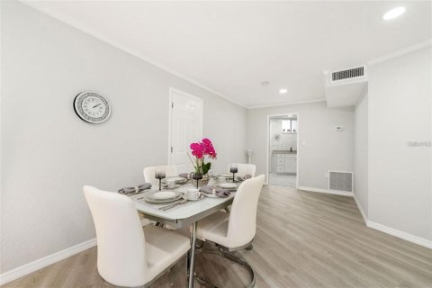 Condo in Winter Park, Florida, 1 bedroom  № 2199749 - photo 7
