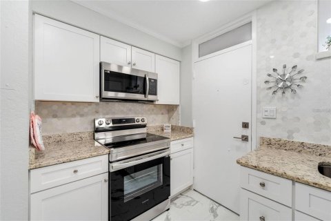 Condo in Winter Park, Florida, 1 bedroom  № 2199749 - photo 5