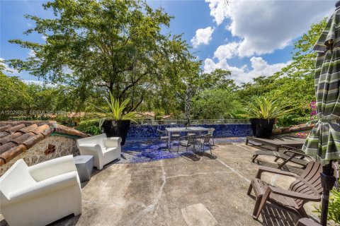 Villa ou maison à louer à Coral Gables, Floride: 1 chambre, 65.03 m2 № 2153731 - photo 8