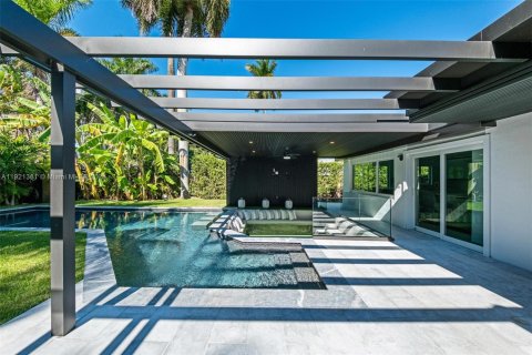 House in Miami Shores, Florida 3 bedrooms, 279.45 sq.m. № 2082728 - photo 2
