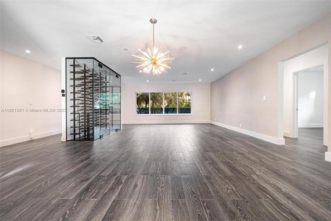 House in Miami Shores, Florida 3 bedrooms, 279.45 sq.m. № 2082728 - photo 26